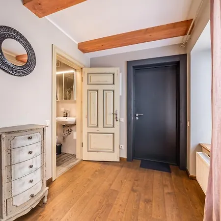 Enjoy Old Town Vibes In 1716 Laipu With 4 Stylish And 1 Penthouse Апартаменты Рига