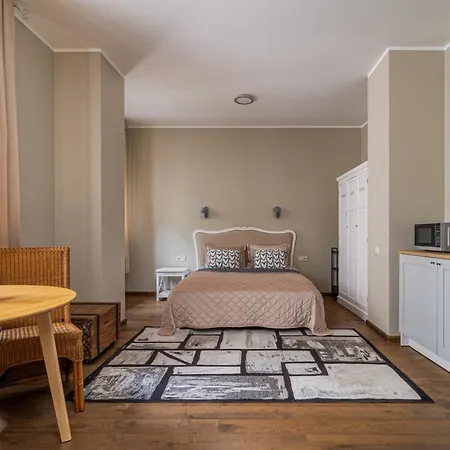 Enjoy Old Town Vibes In 1716 Laipu With 4 Stylish And 1 Penthouse Апартаменты